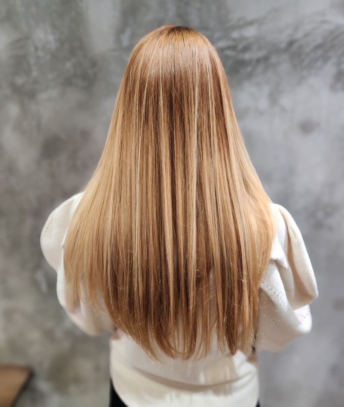 Glossy golden blonde lengths after a shine gloss, Williamsburg Salon