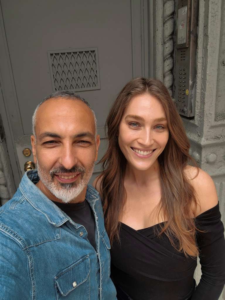 Yaniv with model